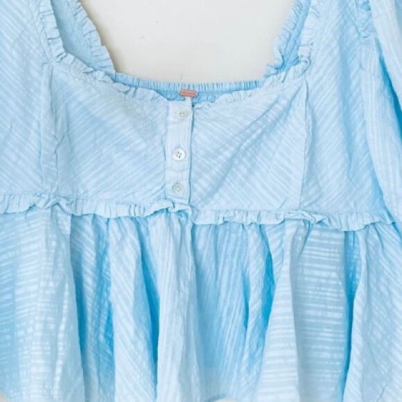 FREE PEOPLE LEAVE IT TO ME TOP CROPPED WITH PLEATING AT THE BOTTOM NWOT - Picture 5 of 7